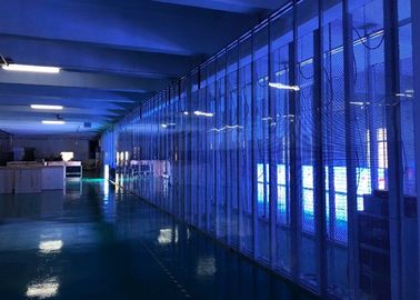 Esposizione di LED trasparente dell'interno di vetro P7.81 per il centro commerciale di vetro