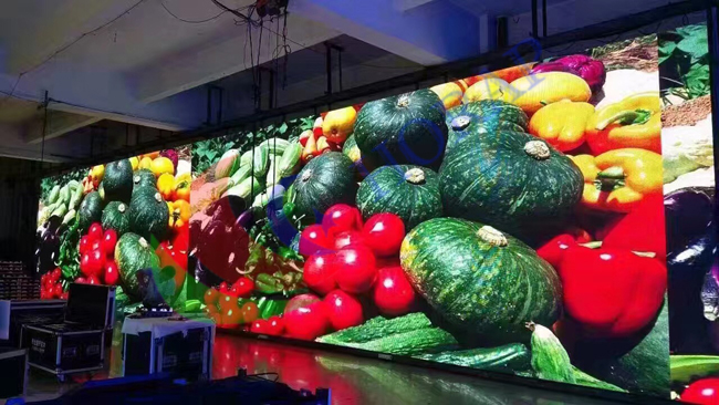 P4.8 esposizione trasparente SMD RGB della tenda di alta planarità LED con il Governo dell'acciaio del ferro